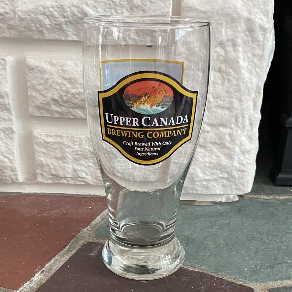 🍻Upper Canada Brewing Company Beer glass.